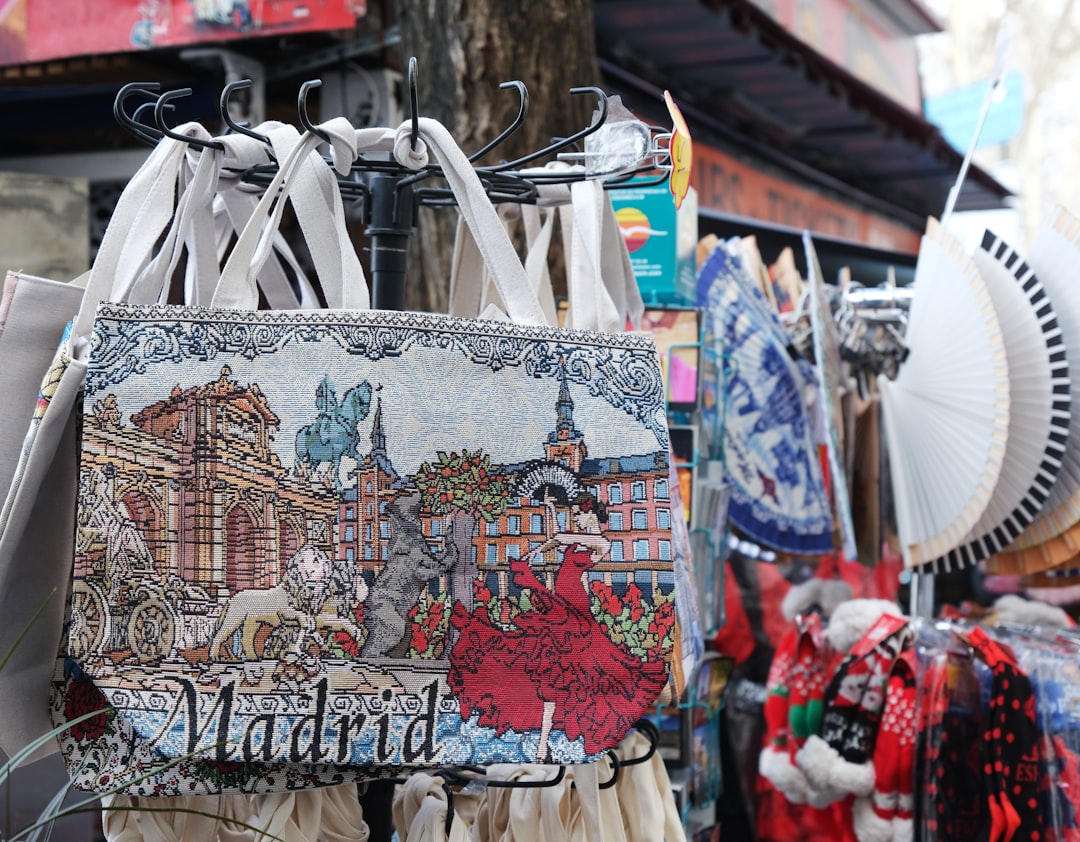 &agrave; quelle hauteur porter un sac en bandouli&egrave;re femme​ 4