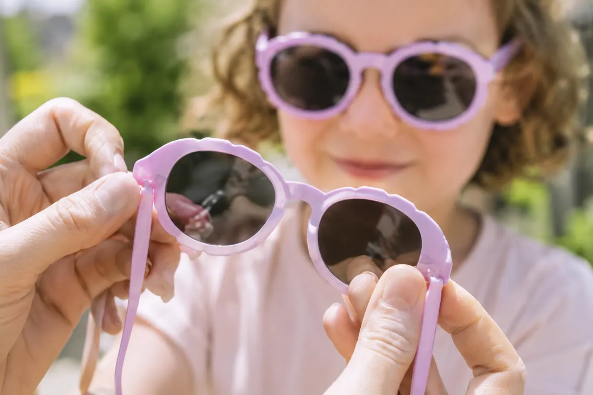 Comment bien choisir les lunettes de soleil de votre enfant lunettes de soleil pour enfant à choisir